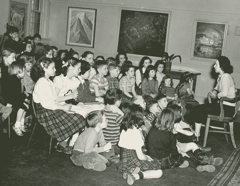 Children's Story Hour at Art Gallery